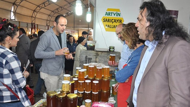 Artvin'de Kilosu 5 Bin Euro Olan Bal Satışta