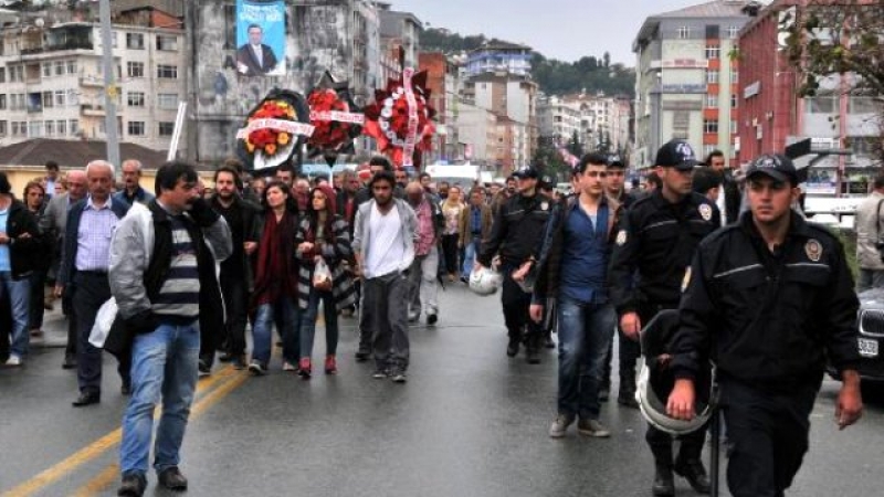 Emekli Öğretmen Toprağa Verildi