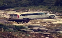 İkizdere de Köprüden Karşıya Geçen Otomobil