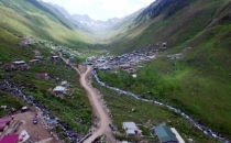 Yaylada Yaşayan Aile Elektrik Kullanmıyor