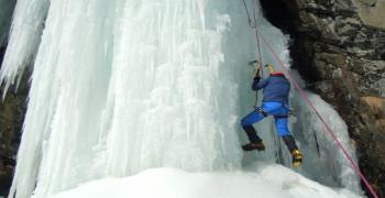 Çamlıhemşin Çat Şelalesinde Tırmanış