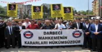 RİZE'DE MURSİ'YE İDAM CEZASINA PROTESTO EYLEMİ