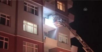 YEMEK OCAKTA UNUTULDU, APARTMANI DUMAN BASTI