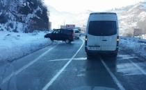 Güneysu yolunda sabah 8 trafiğinde yoldan çıkan araçlar...