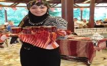 Rize'de en iyi çayı demledi, 300 kilo çay kazandı