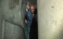 Hasta Annesini Araç Yoluna Sırtında Taşıyor