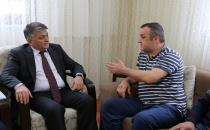 Vali Ersin Yazıcı Ufuk Kıran'ı Evinde Ziyaret Etti